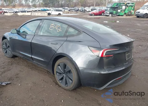 2024 Tesla Model 3 z USA, uszkodzony, nr VIN 5YJ3E1EA4RF768116